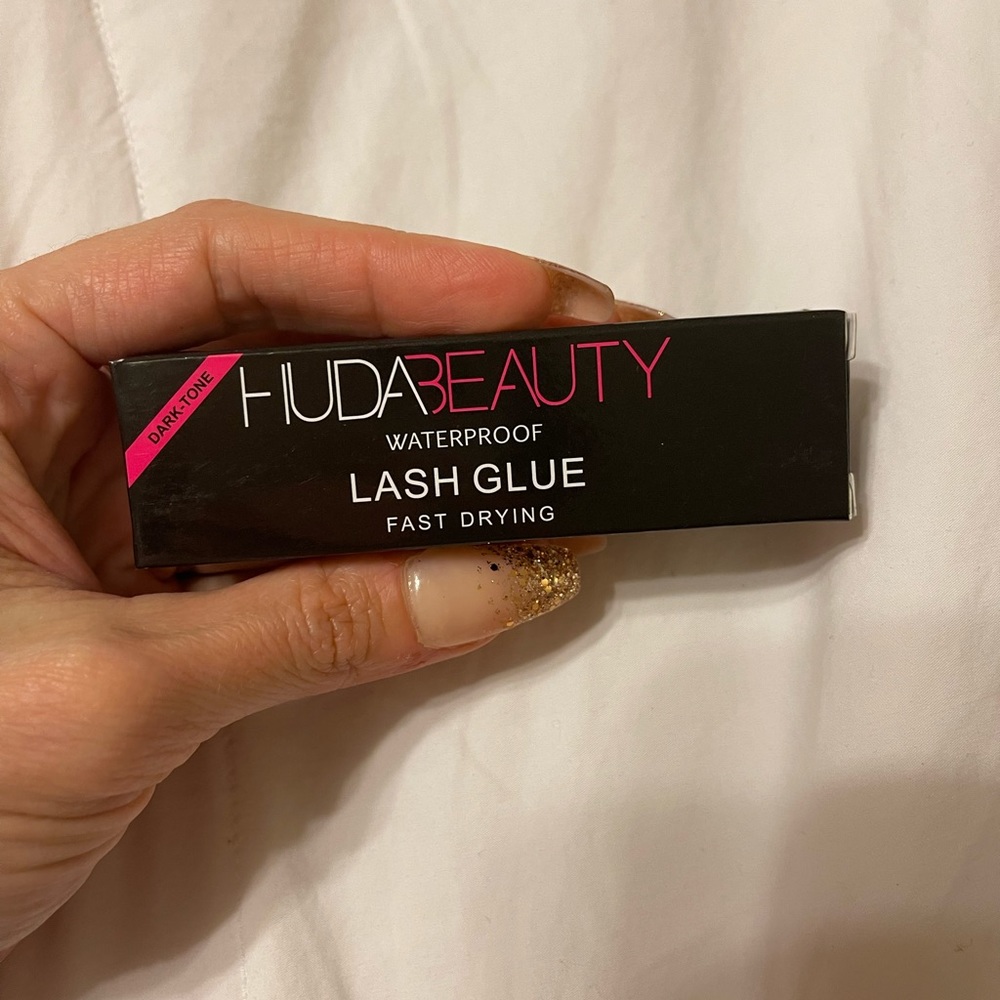 NWT! HUDA BEAUTY Waterproof Lash Glue